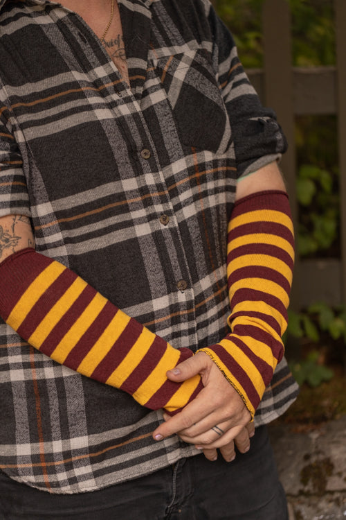 M Sleeves - Dark Red/Gold