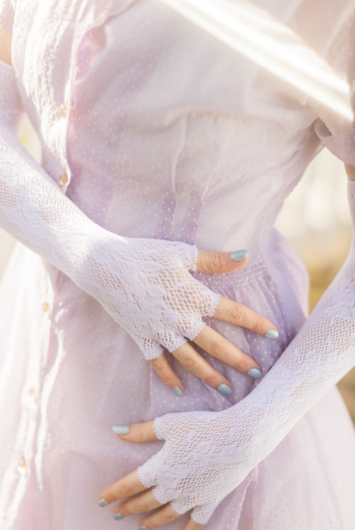 Floral Lace Long Fingerless Gloves - White