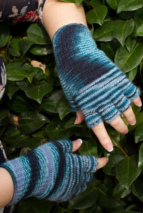 Space Dyed Fingerless Gloves - Dark Blue/Light Blue