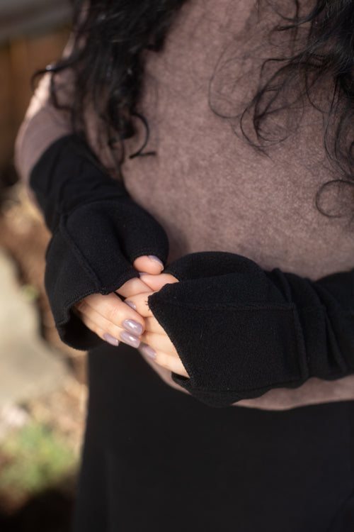Leaf Pattern Fleece Arm Warmers - Black