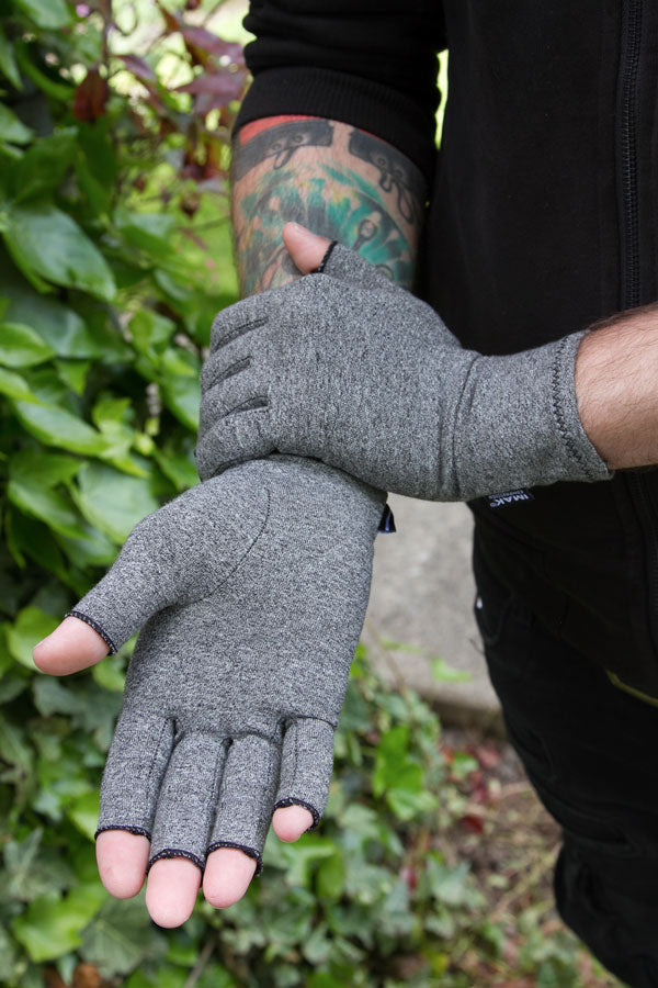Imak Compression Fingerless Gloves in Grey