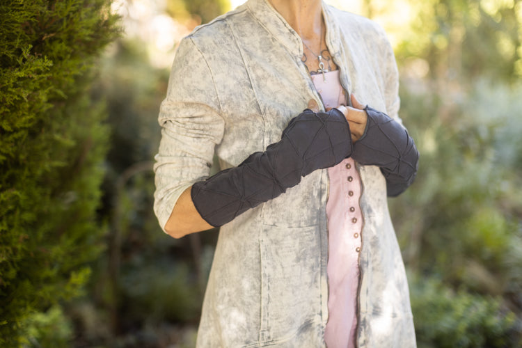 Bamboo Fleece Textured Arm Warmers - Charcoal