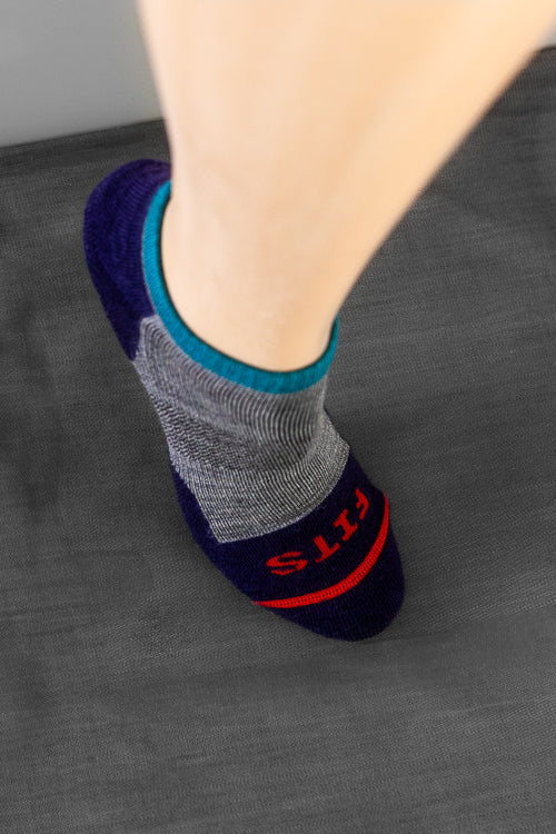 Micro Light Runner Footie Sock - Light Grey