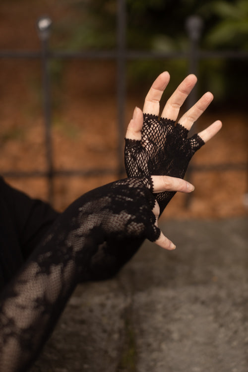 Floral Lace Long Fingerless Gloves - Black