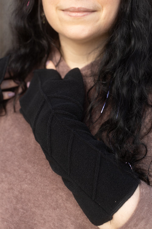 Leaf Pattern Fleece Arm Warmers - Black