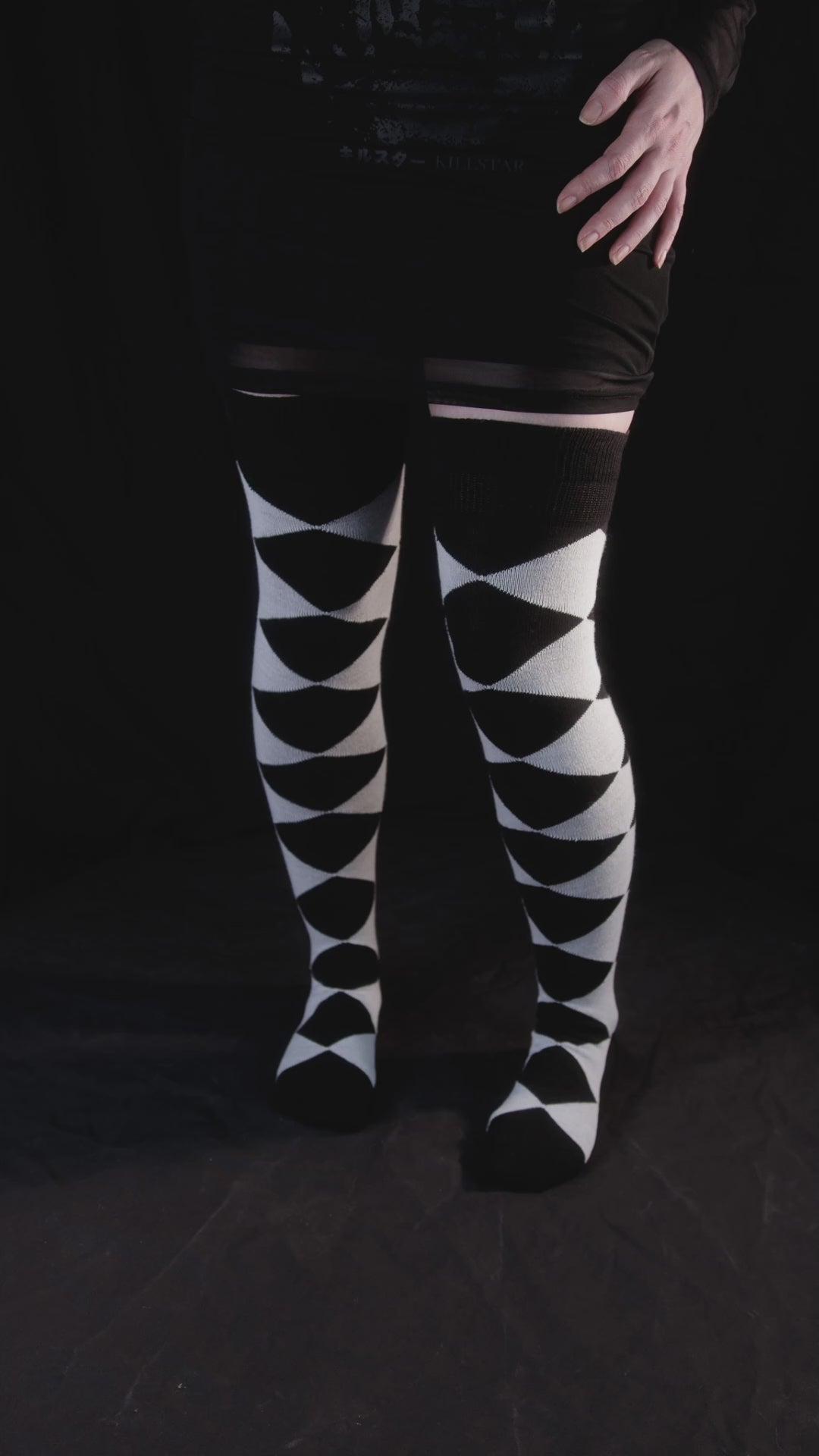 Harlequin Diamond OTK - Black/White